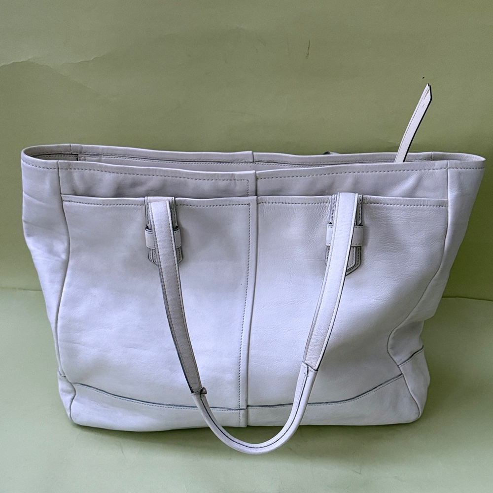 Vintage White Coach Hampton Leather Super Large Tote Bag with Torn Lock - Picture 9 of 16
